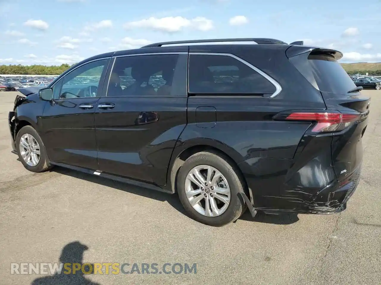 2 fotografías del automóvil dañado 5TDDSKFC2PS092115 TOYOTA SIENNA 2023