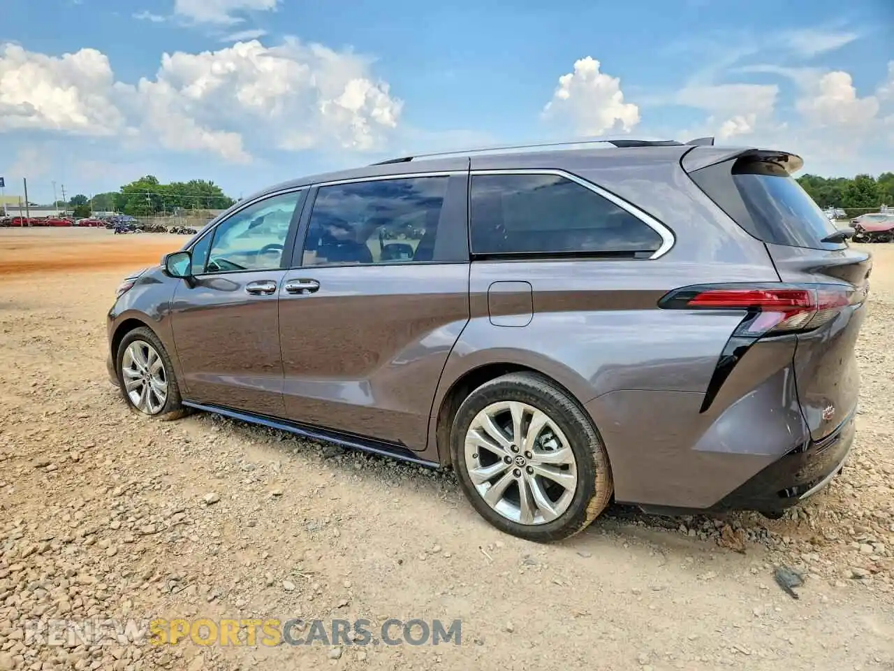 2 fotografías del automóvil dañado 5TDERKEC3PS179894 TOYOTA SIENNA 2023