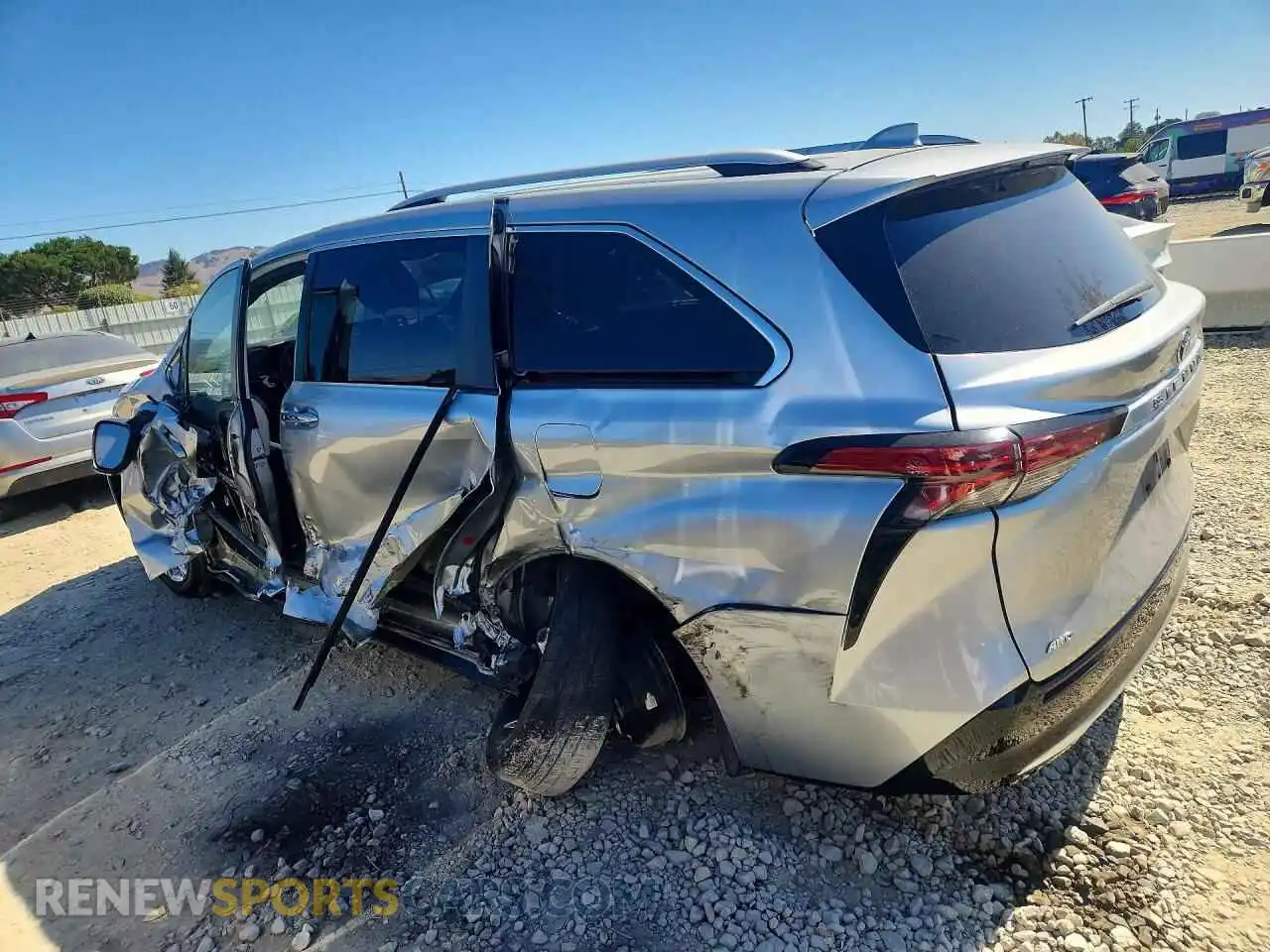 2 Photograph of a damaged car 5TDESKFC2PS090675 TOYOTA SIENNA 2023