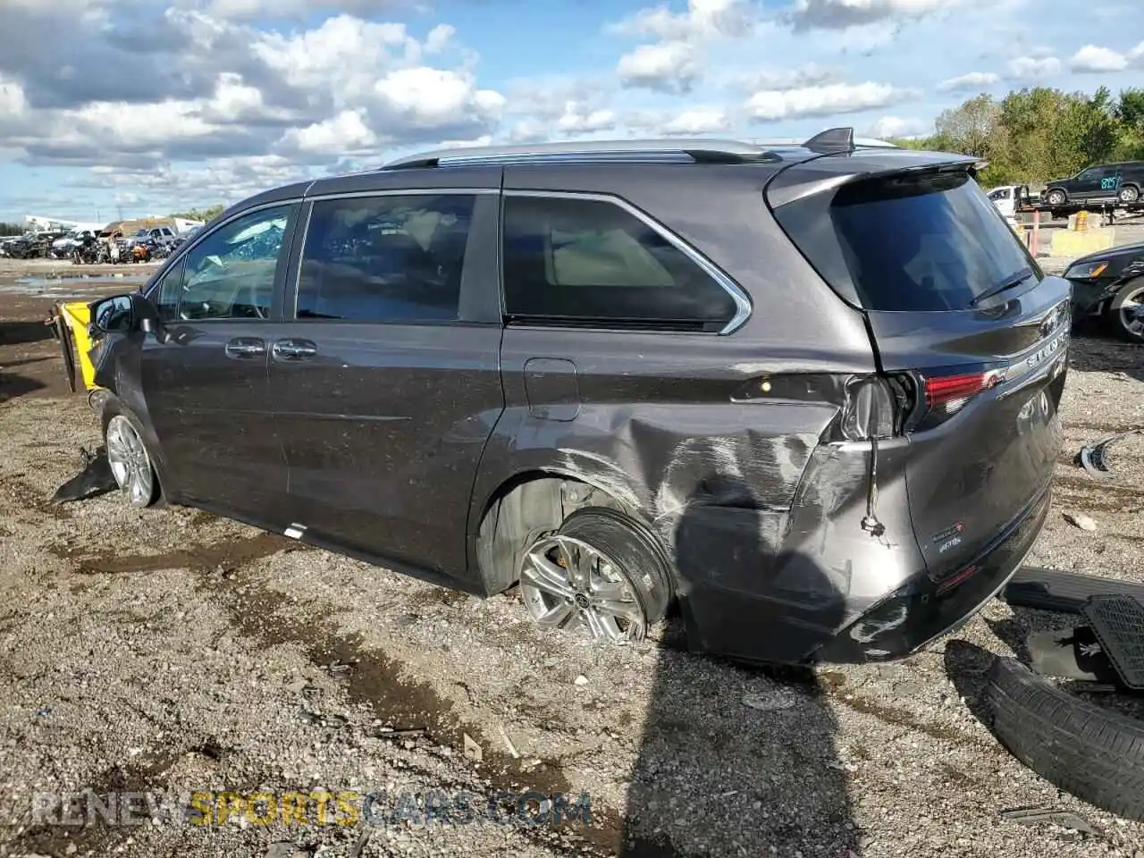 2 Photograph of a damaged car 5TDESKFC2PS092166 TOYOTA SIENNA 2023