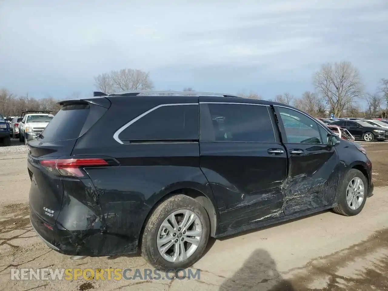 3 Photograph of a damaged car 5TDESKFC2PS097237 TOYOTA SIENNA 2023