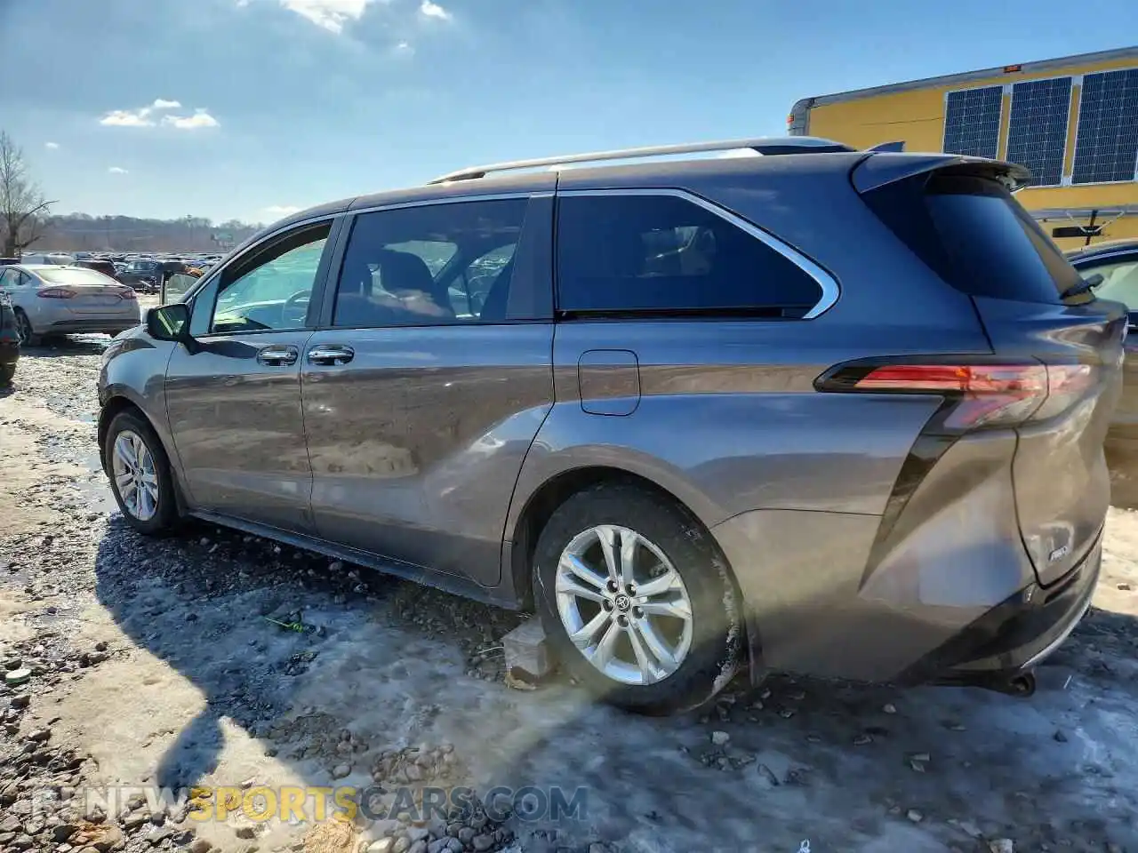 2 Photograph of a damaged car 5TDESKFC2PS102727 TOYOTA SIENNA 2023