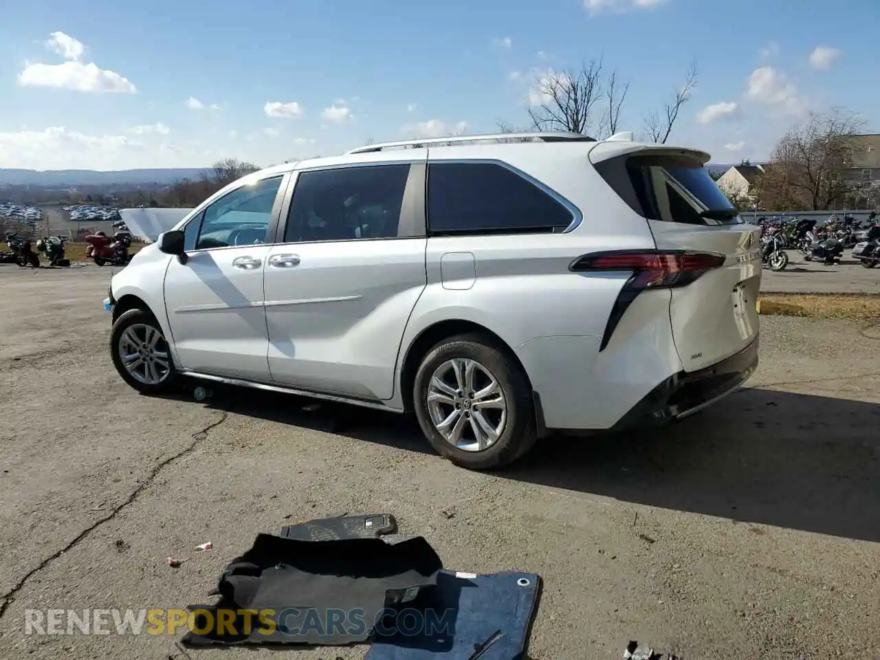 2 Photograph of a damaged car 5TDESKFC9PS093735 TOYOTA SIENNA 2023