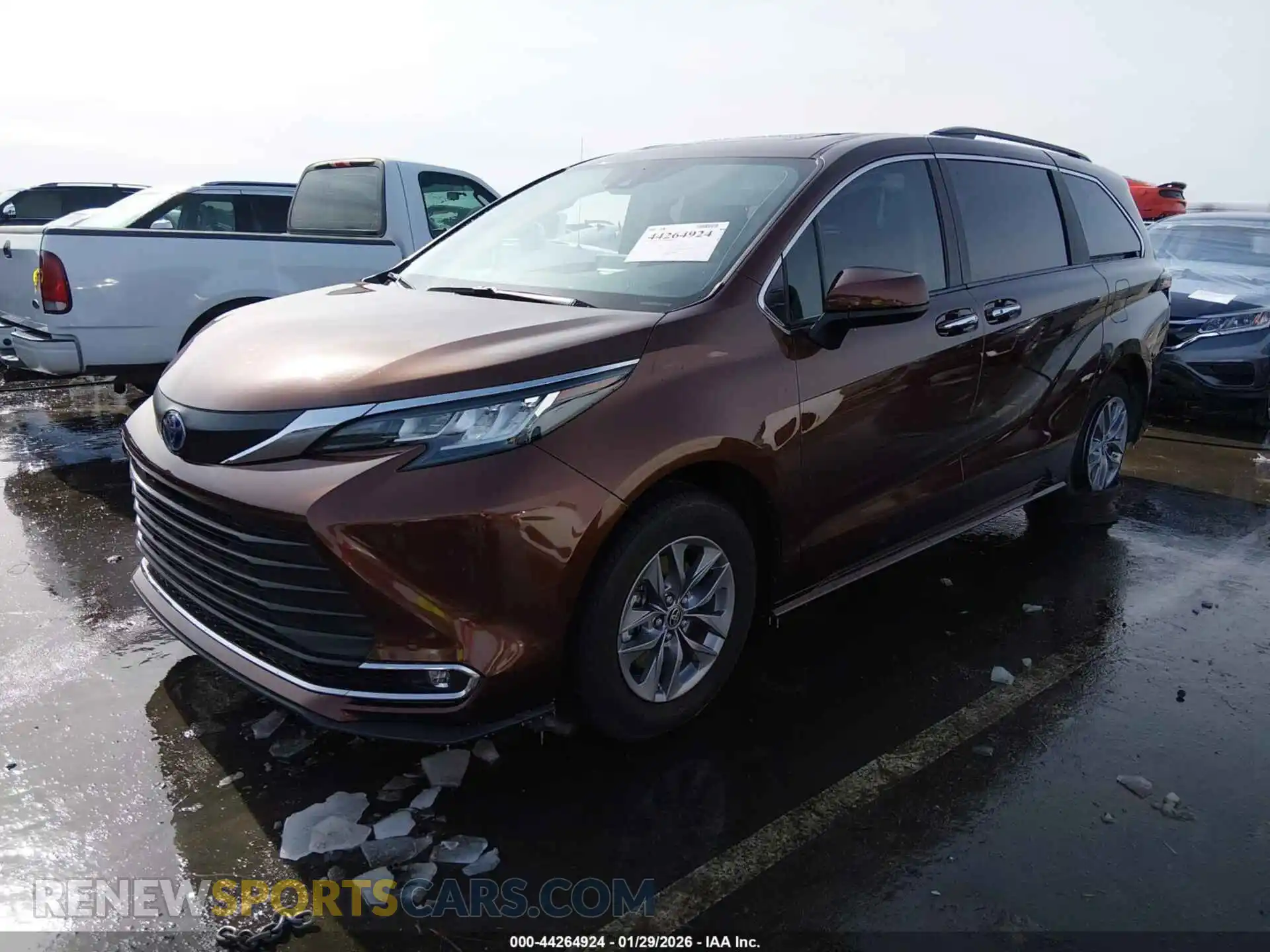 2 Photograph of a damaged car 5TDYRKEC0PS163052 TOYOTA SIENNA 2023