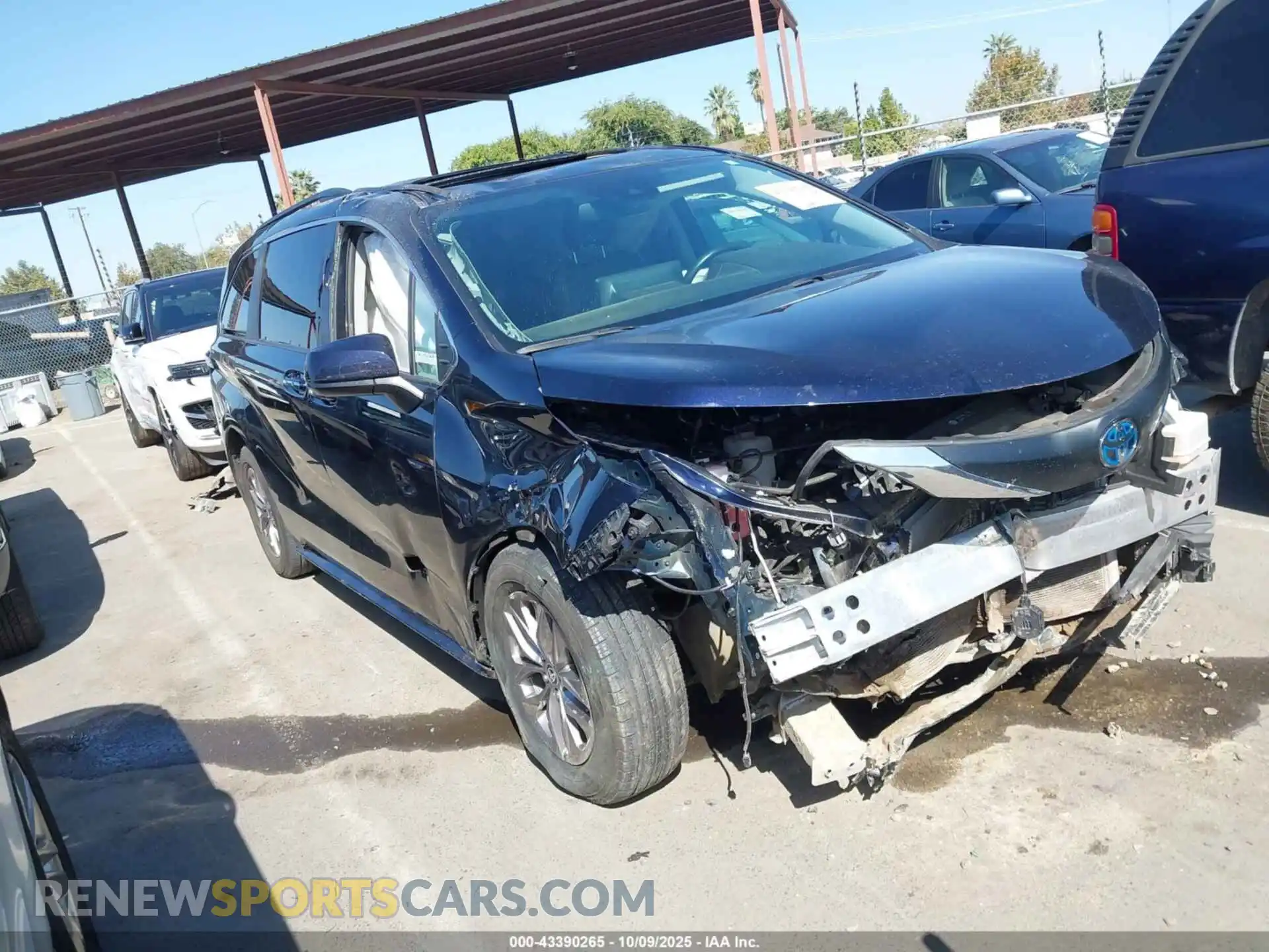 1 Photograph of a damaged car 5TDYRKEC3PS171596 TOYOTA SIENNA 2023