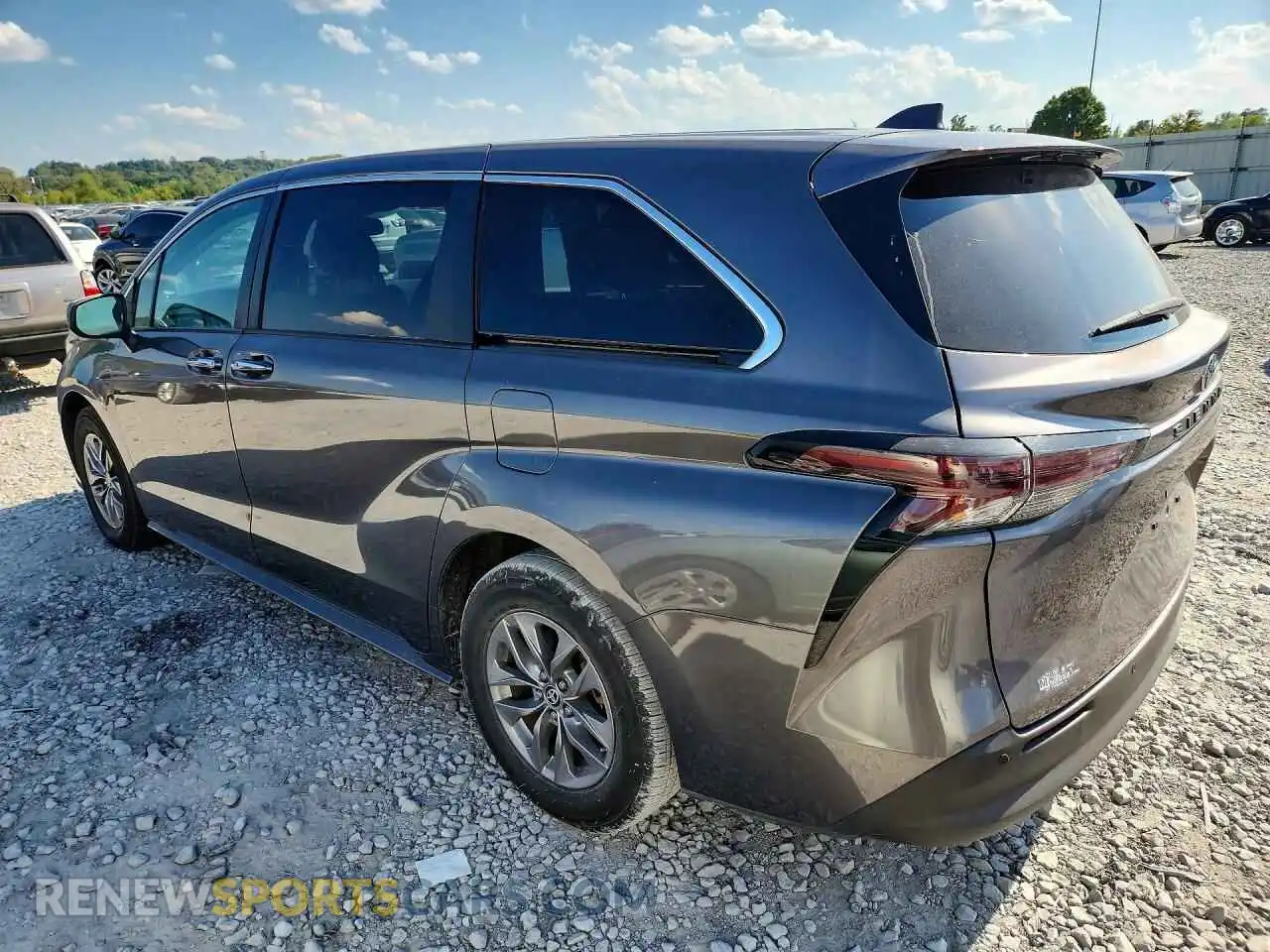 2 fotografías del automóvil dañado 5TDYRKEC7PS158057 TOYOTA SIENNA 2023