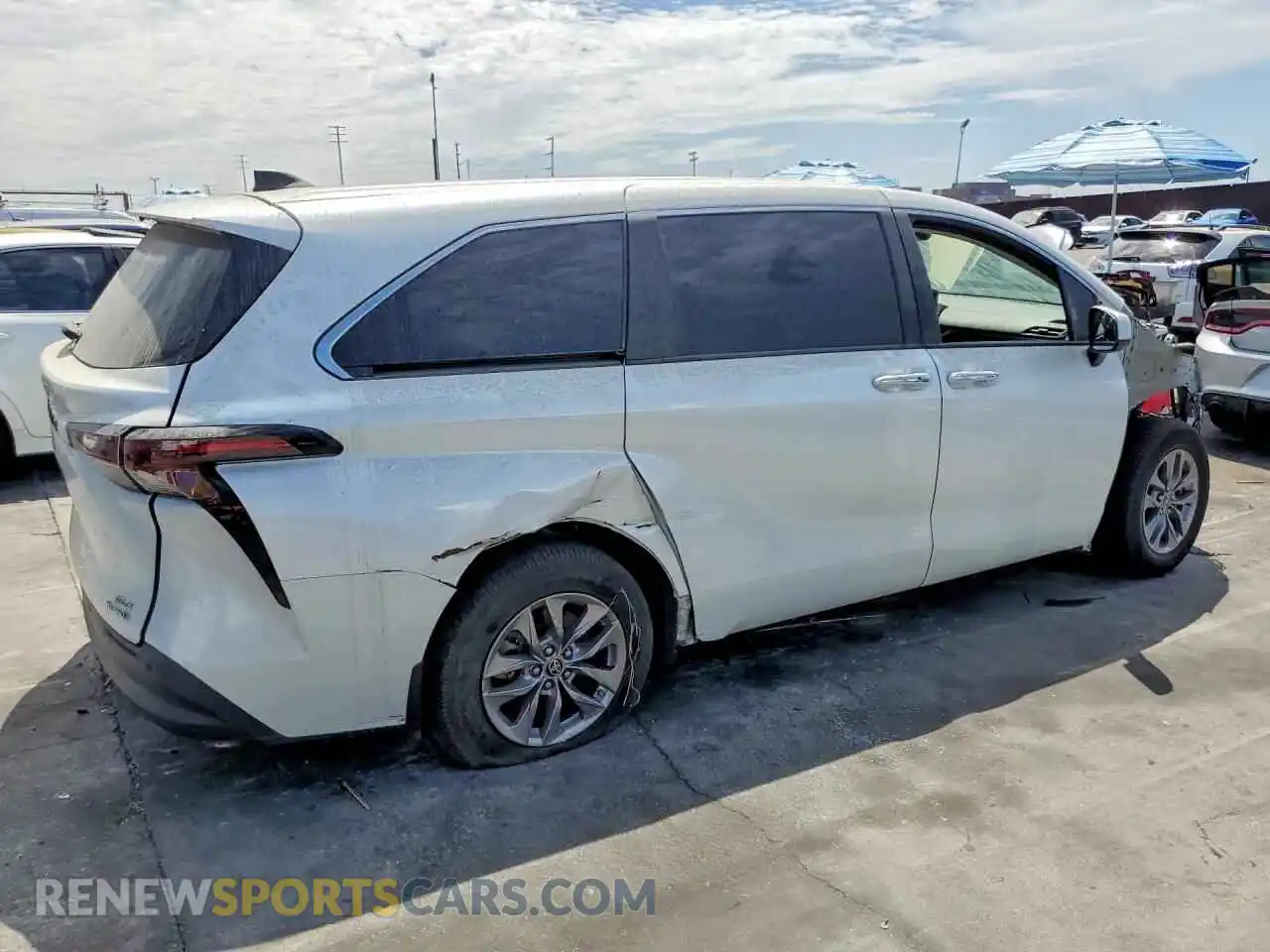 3 fotografías del automóvil dañado 5TDYSKFCXPS078447 TOYOTA SIENNA 2023