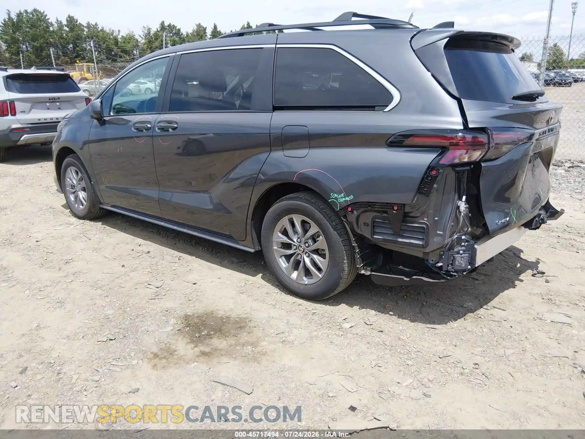 3 Photograph of a damaged car 5TDBRKEC0SS238508 TOYOTA SIENNA 2025