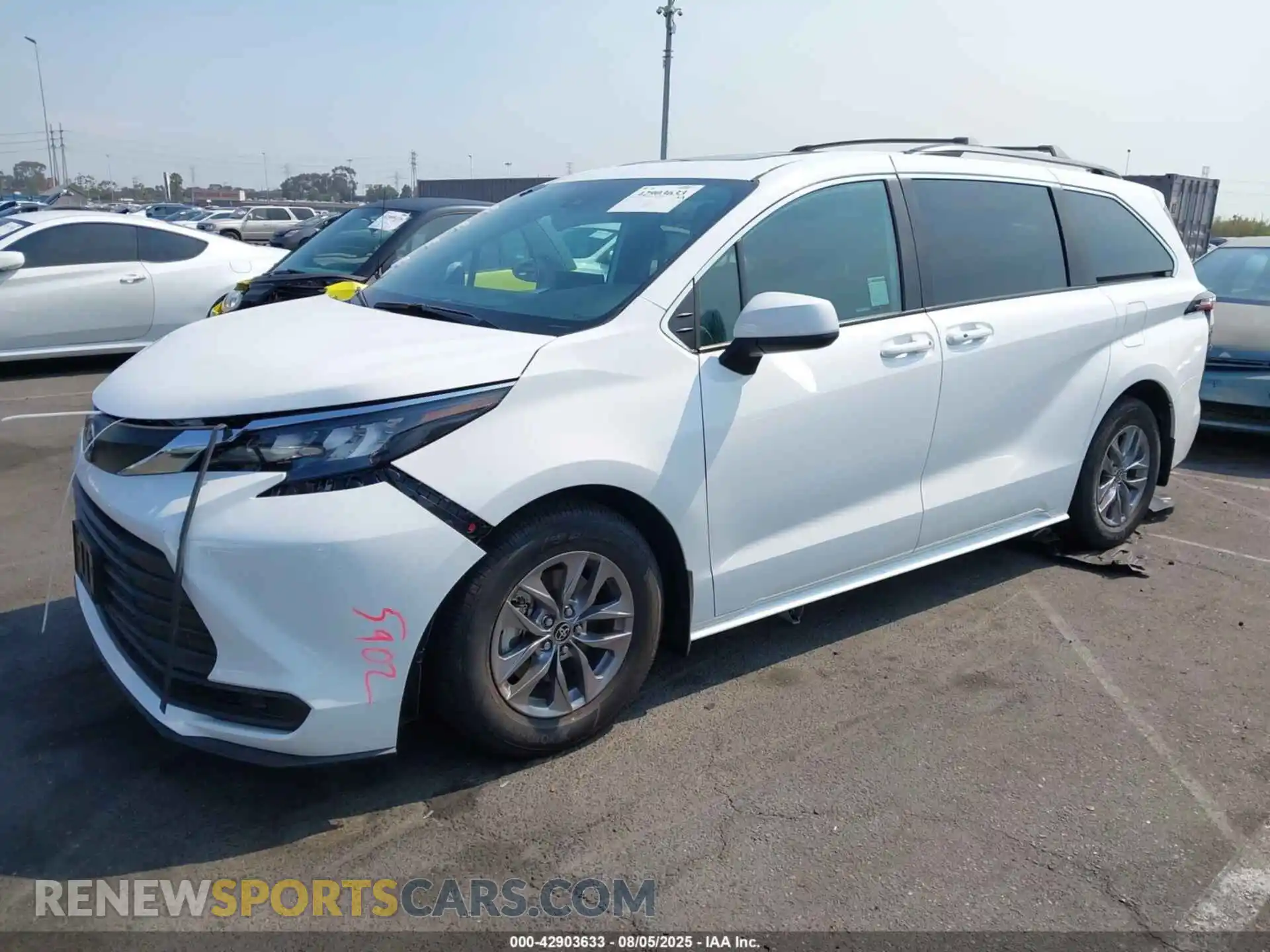 2 Photograph of a damaged car 5TDBRKEC9SS258661 TOYOTA SIENNA 2025