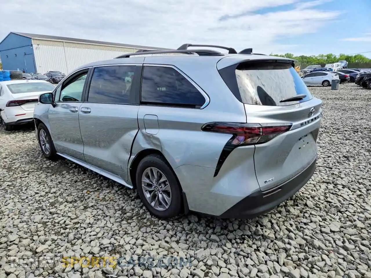 2 Photograph of a damaged car 5TDBRKECXSS268339 TOYOTA SIENNA 2025