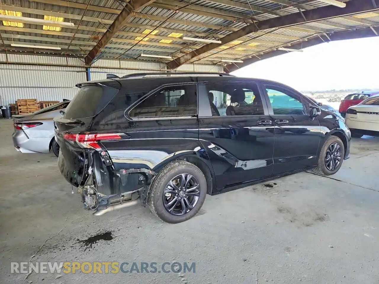 3 fotografías del automóvil dañado 5TDCSKFC0SS173893 TOYOTA SIENNA 2025