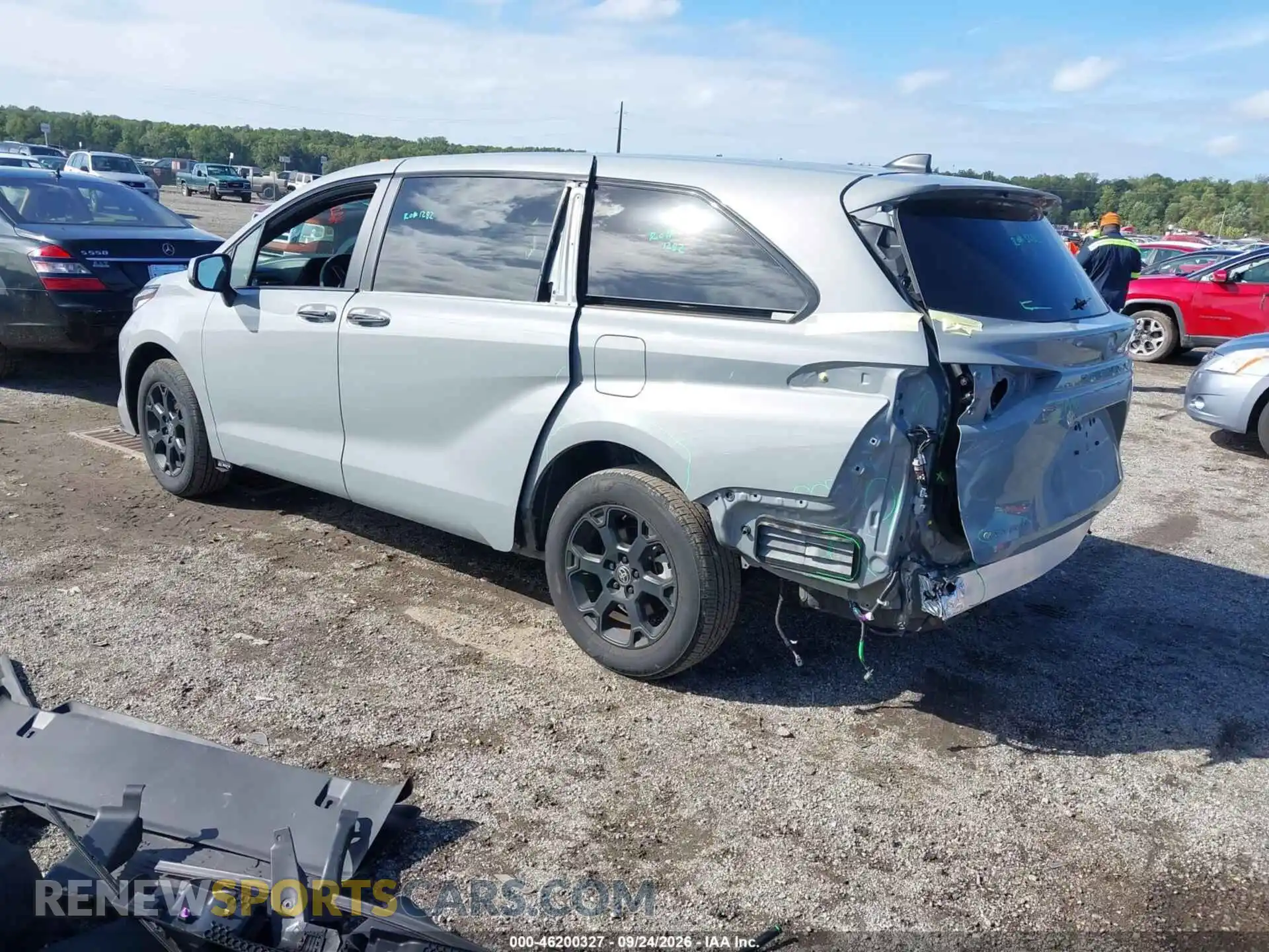 3 Photograph of a damaged car 5TDCSKFC1SS200874 TOYOTA SIENNA 2025