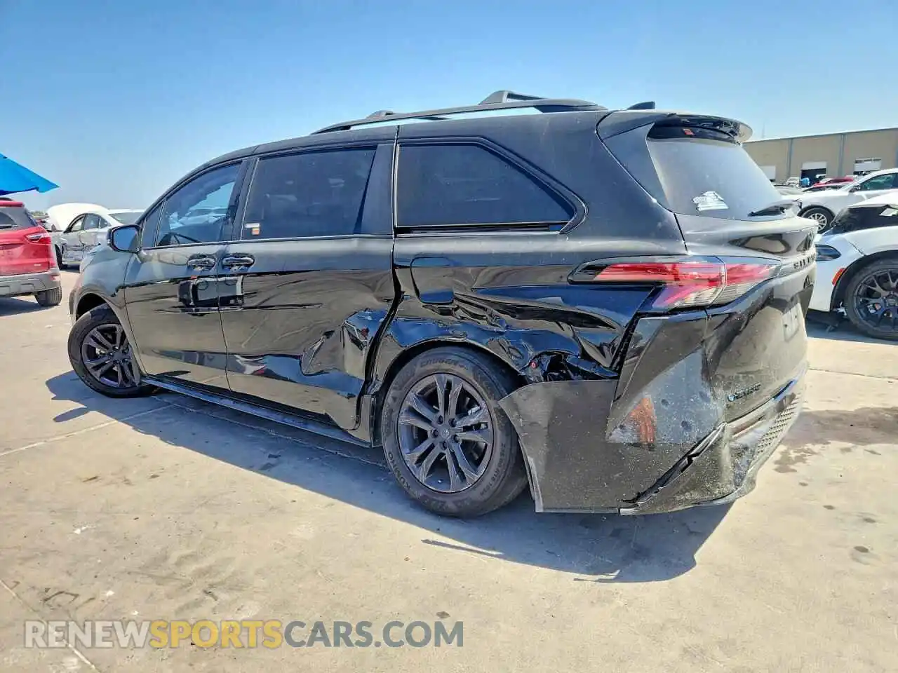 2 Photograph of a damaged car 5TDCSKFC4SS176019 TOYOTA SIENNA 2025