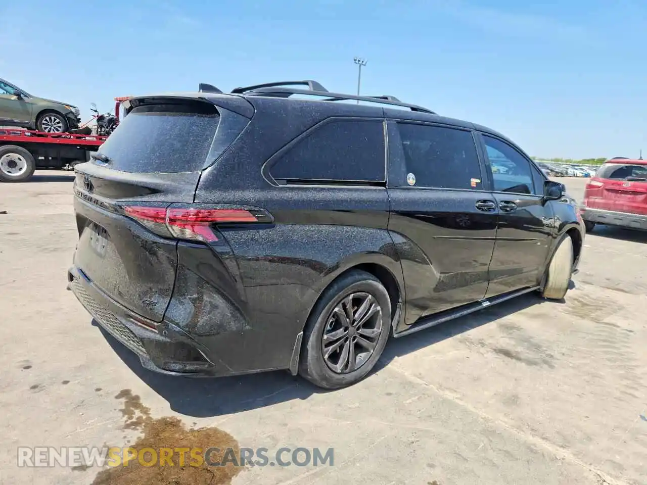 3 Photograph of a damaged car 5TDCSKFC4SS176019 TOYOTA SIENNA 2025