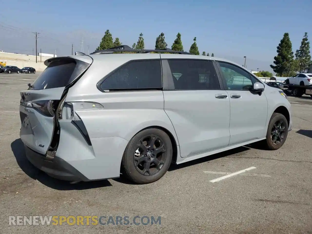 3 Фотография поврежденного автомобиля 5TDCSKFC5SS164591 TOYOTA SIENNA 2025