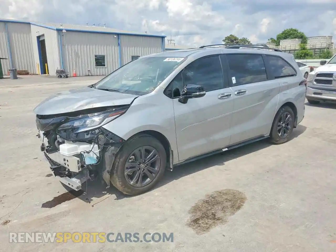 1 Фотография поврежденного автомобиля 5TDCSKFC9SS218359 TOYOTA SIENNA 2025