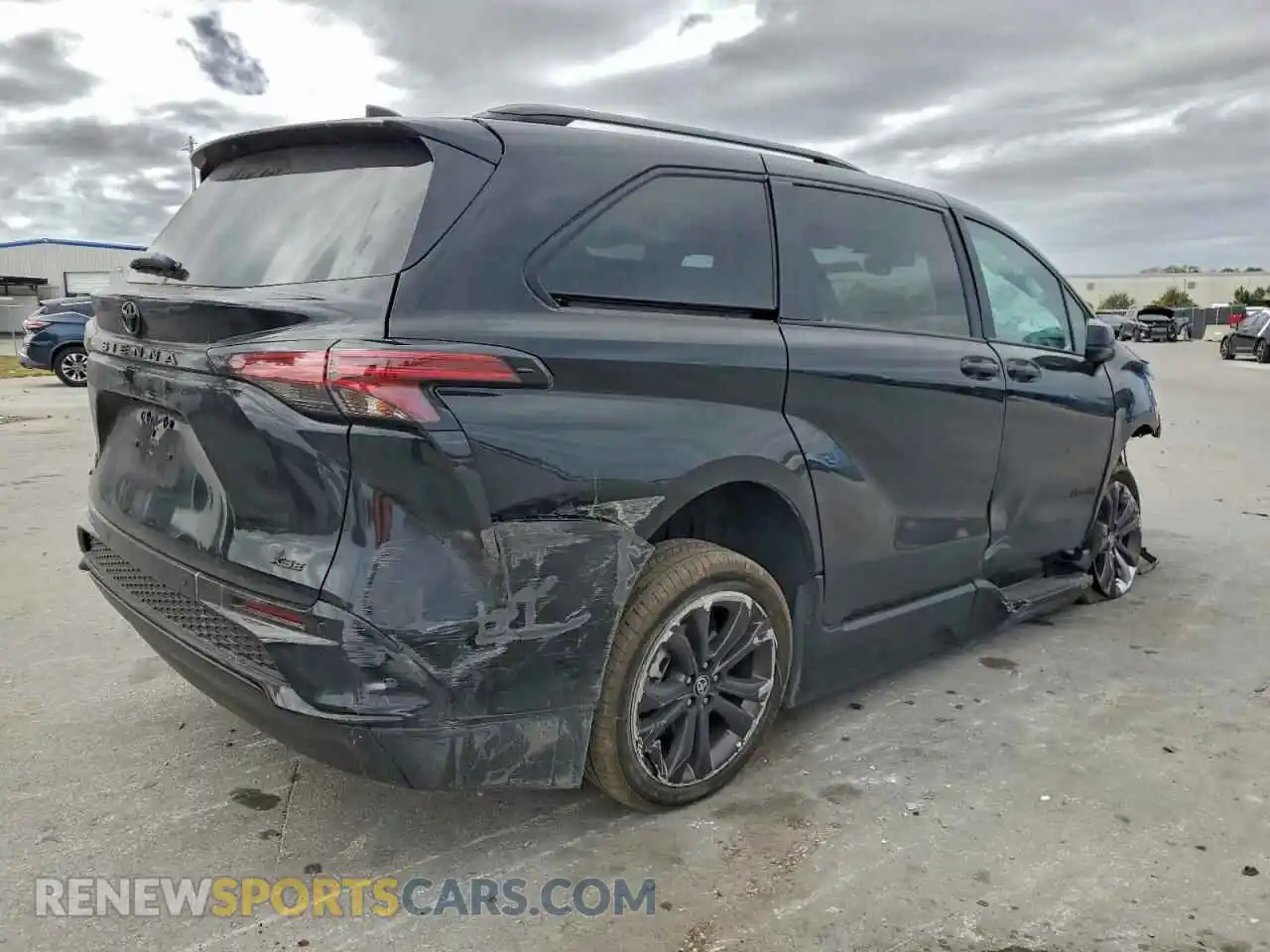 3 Photograph of a damaged car 5TDDRKEC6SS231877 TOYOTA SIENNA 2025
