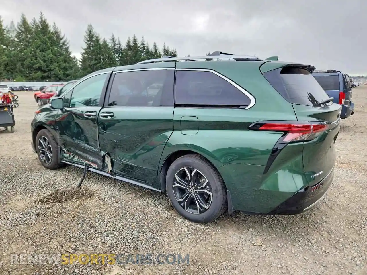 2 Photograph of a damaged car 5TDESKFC3SS222805 TOYOTA SIENNA 2025