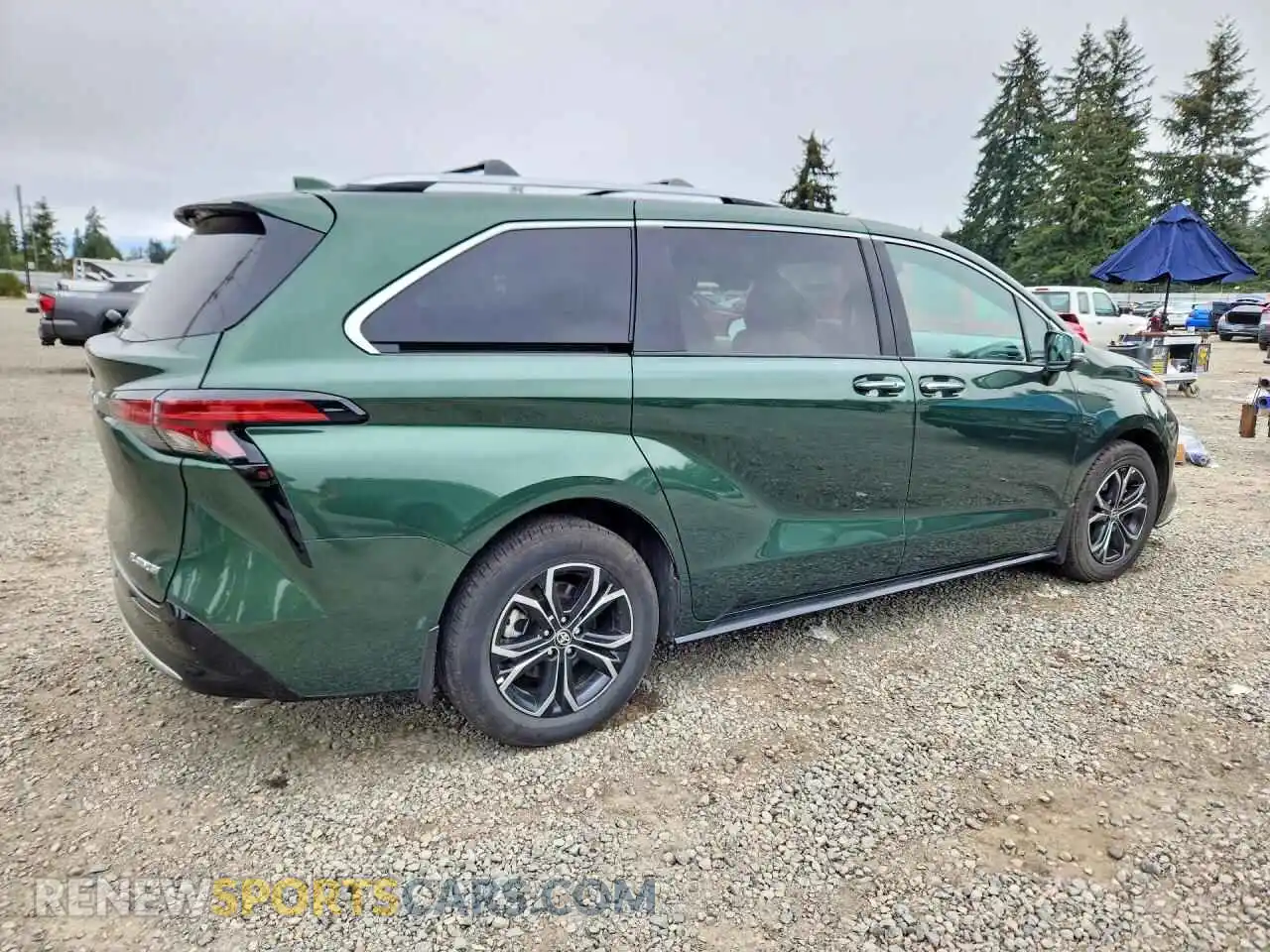 3 Photograph of a damaged car 5TDESKFC3SS222805 TOYOTA SIENNA 2025