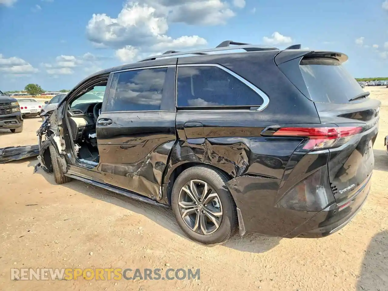 2 Photograph of a damaged car 5TDESKFC6SS205352 TOYOTA SIENNA 2025