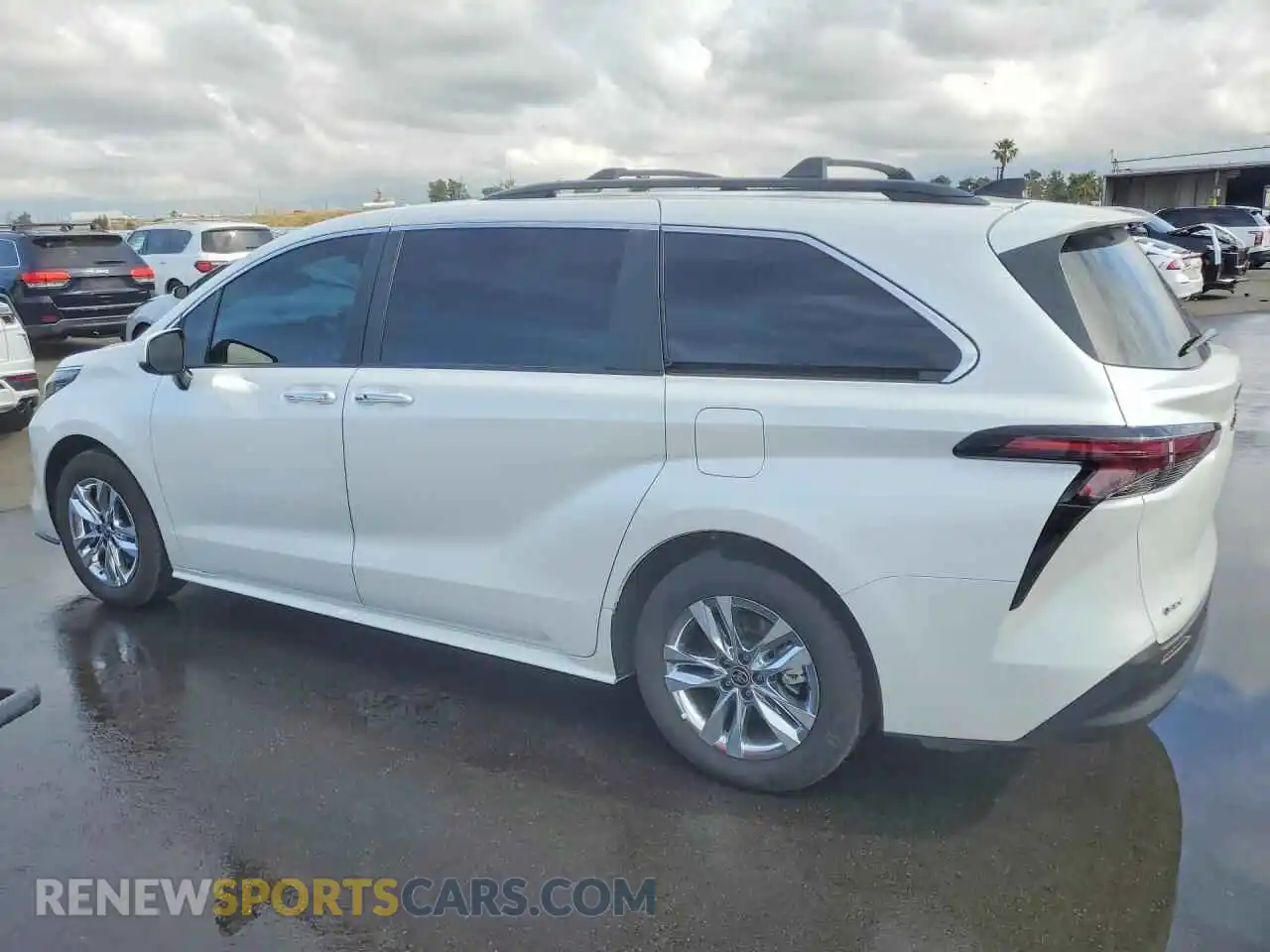 2 Photograph of a damaged car 5TDJRKEC4SS261172 TOYOTA SIENNA 2025