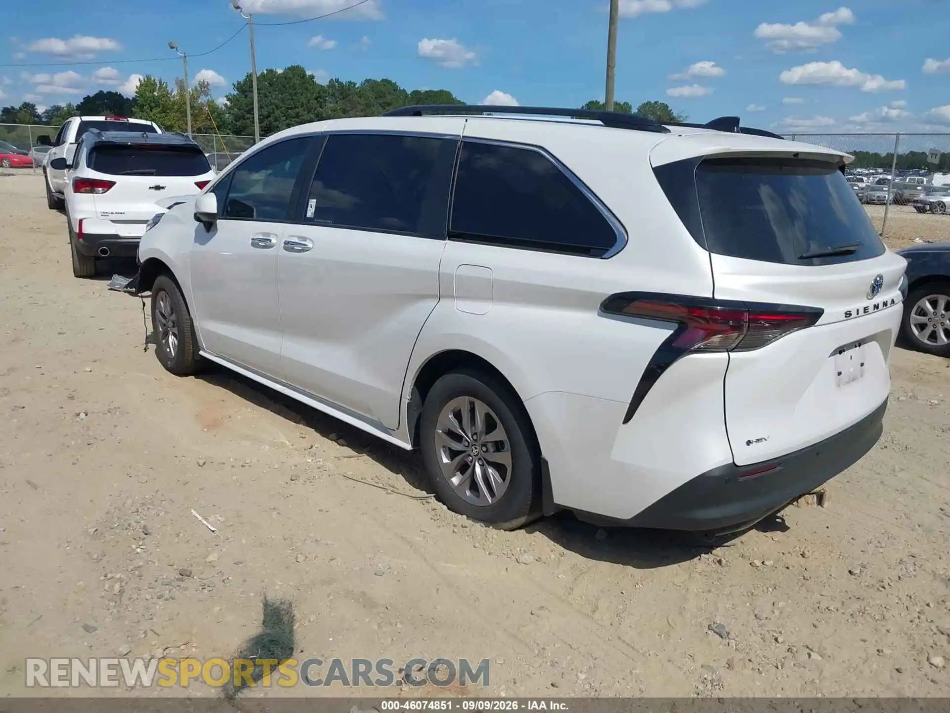 3 fotografías del automóvil dañado 5TDJRKEC7SS266219 TOYOTA SIENNA 2025