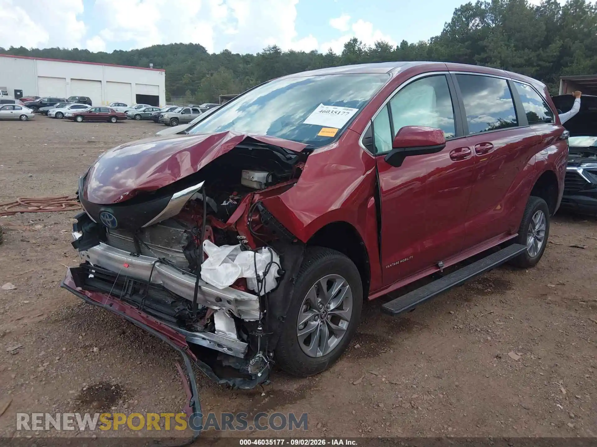2 fotografías del automóvil dañado 5TDKRKEC3SS255464 TOYOTA SIENNA 2025