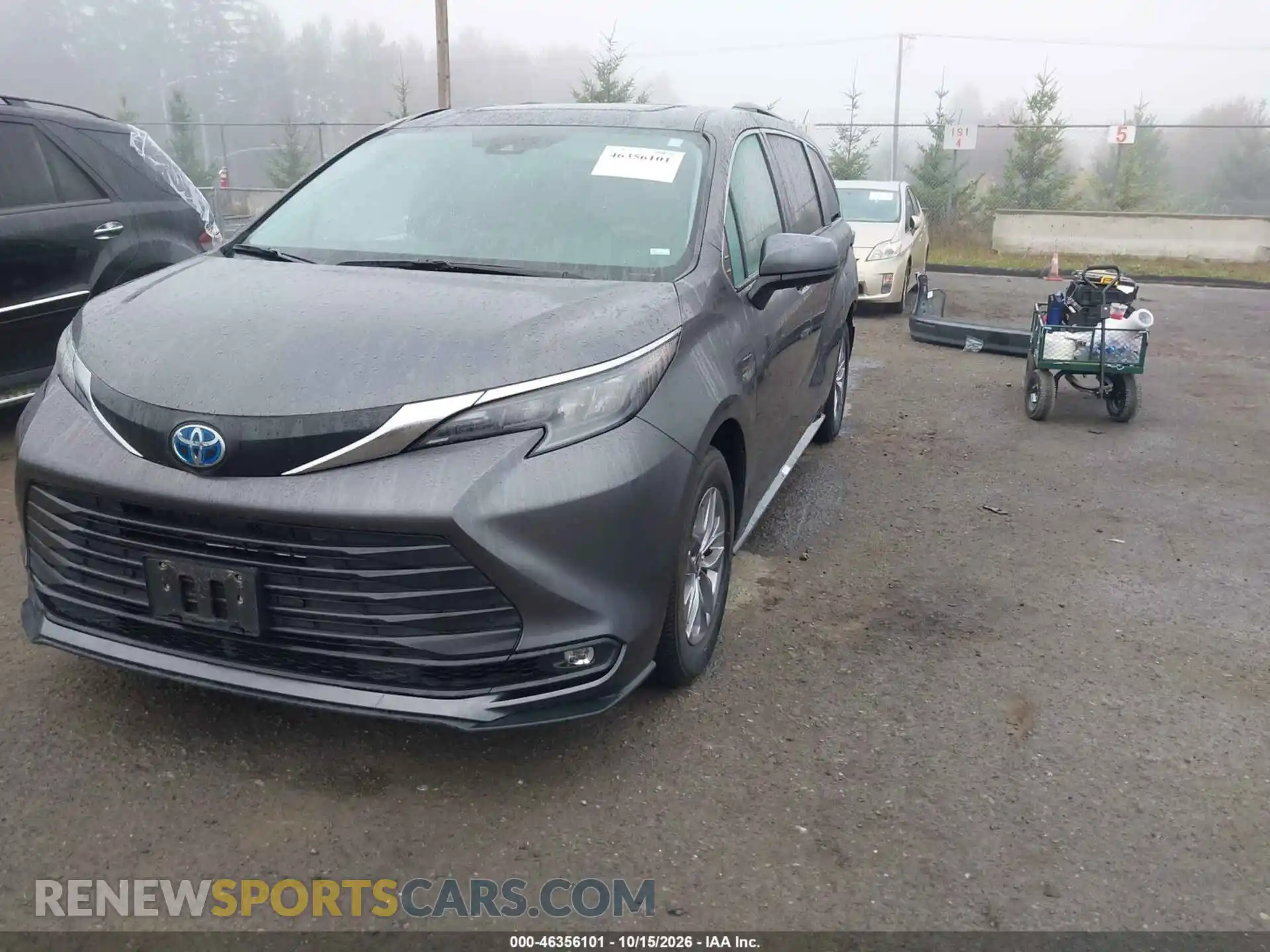 2 Photograph of a damaged car 5TDYRKEC2SS259967 TOYOTA SIENNA 2025