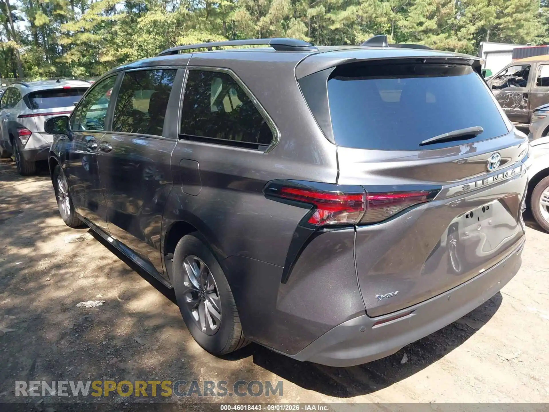 3 fotografías del automóvil dañado 5TDYRKEC3SS241848 TOYOTA SIENNA 2025