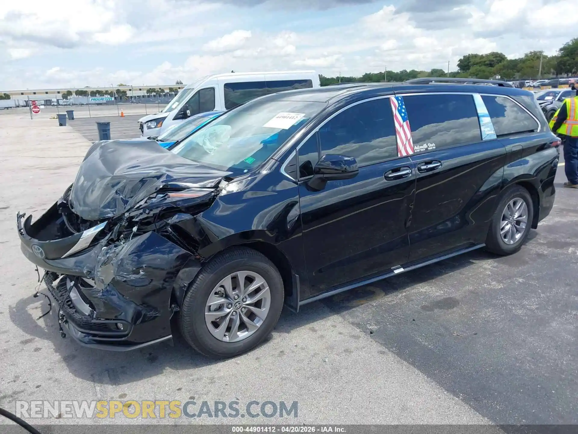 2 Photograph of a damaged car 5TDYRKEC3SS277961 TOYOTA SIENNA 2025