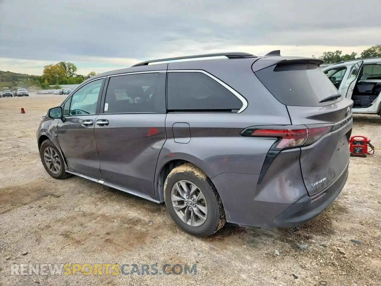 2 Photograph of a damaged car 5TDYSKFC1SS155764 TOYOTA SIENNA 2025