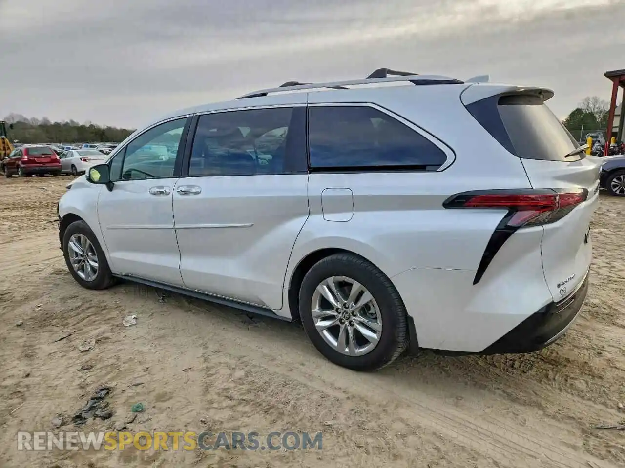 2 fotografías del automóvil dañado 5TDZSKFC2SS201235 TOYOTA SIENNA 2025
