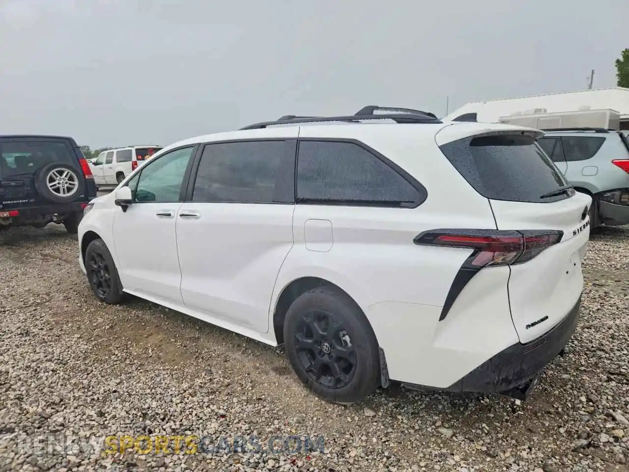 2 Photograph of a damaged car 5TDCSKFC4TS249374 TOYOTA SIENNA 2026