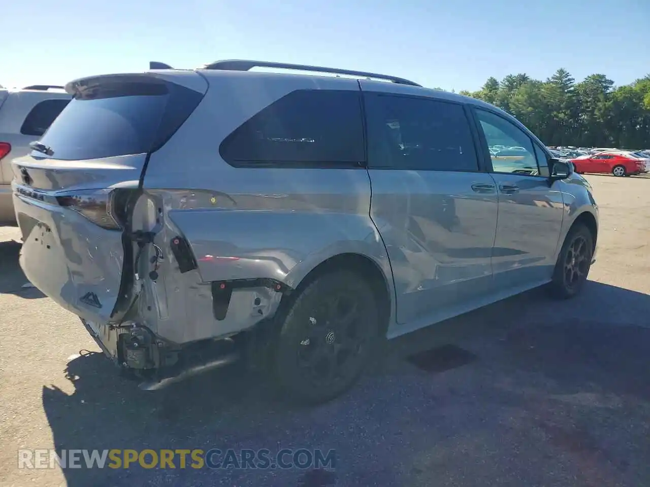 3 Photograph of a damaged car 5TDCSKFC7TS257386 TOYOTA SIENNA 2026