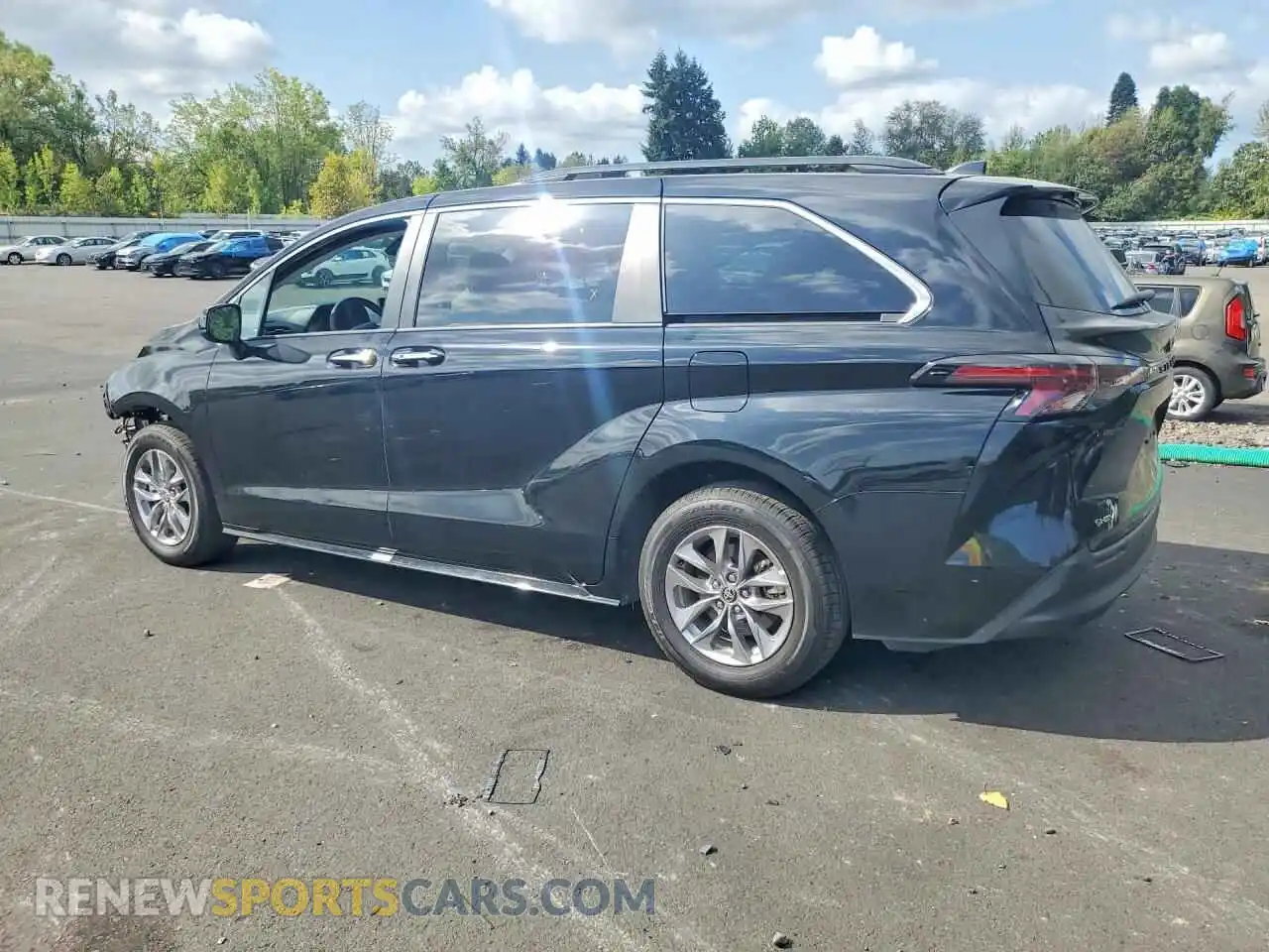 2 Photograph of a damaged car 5TDYRKEC3TS295040 TOYOTA SIENNA 2026
