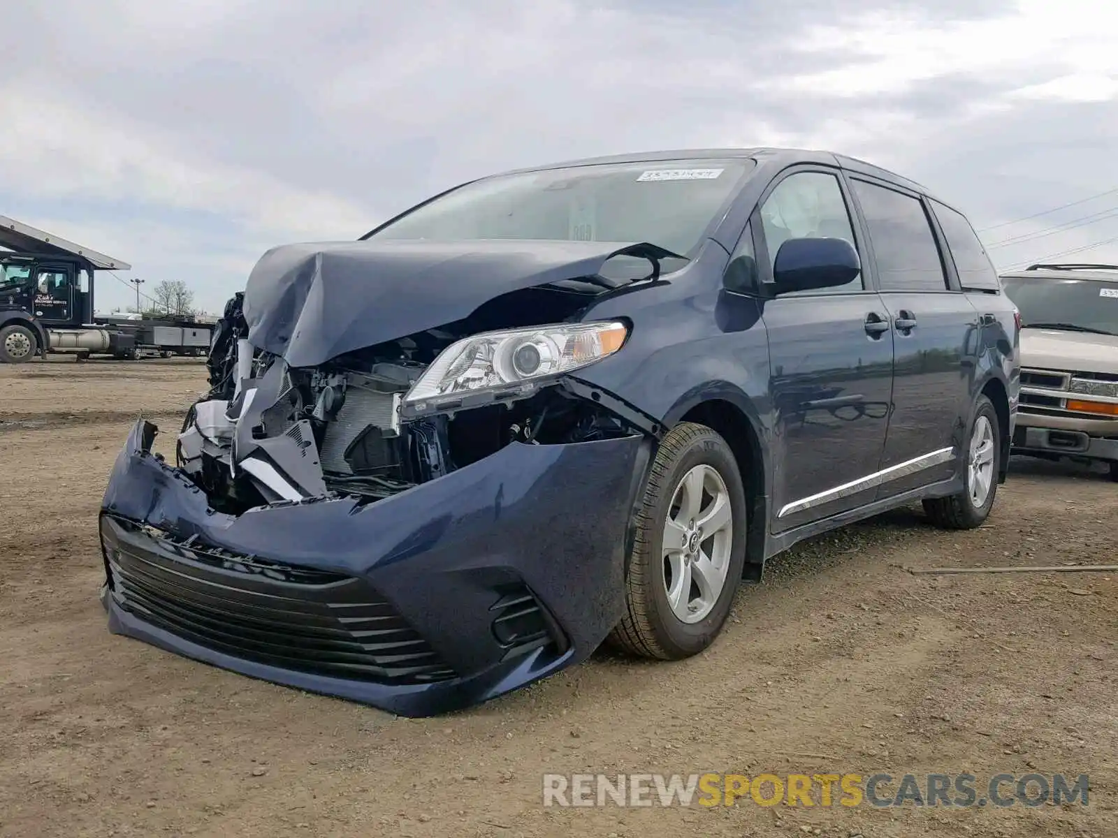 2 Photograph of a damaged car 5TDKZ3DC2KS008458 TOYOTA SIENNA LE 2019