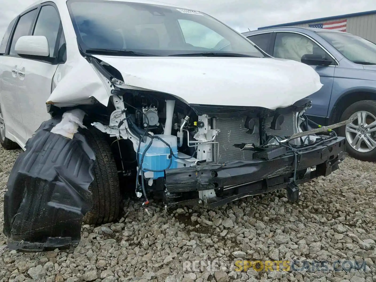 9 Photograph of a damaged car 5TDKZ3DC6KS998045 TOYOTA SIENNA LE 2019