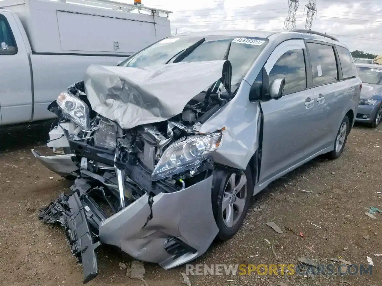 2 Photograph of a damaged car 5TDKZ3DC8KS018105 TOYOTA SIENNA LE 2019