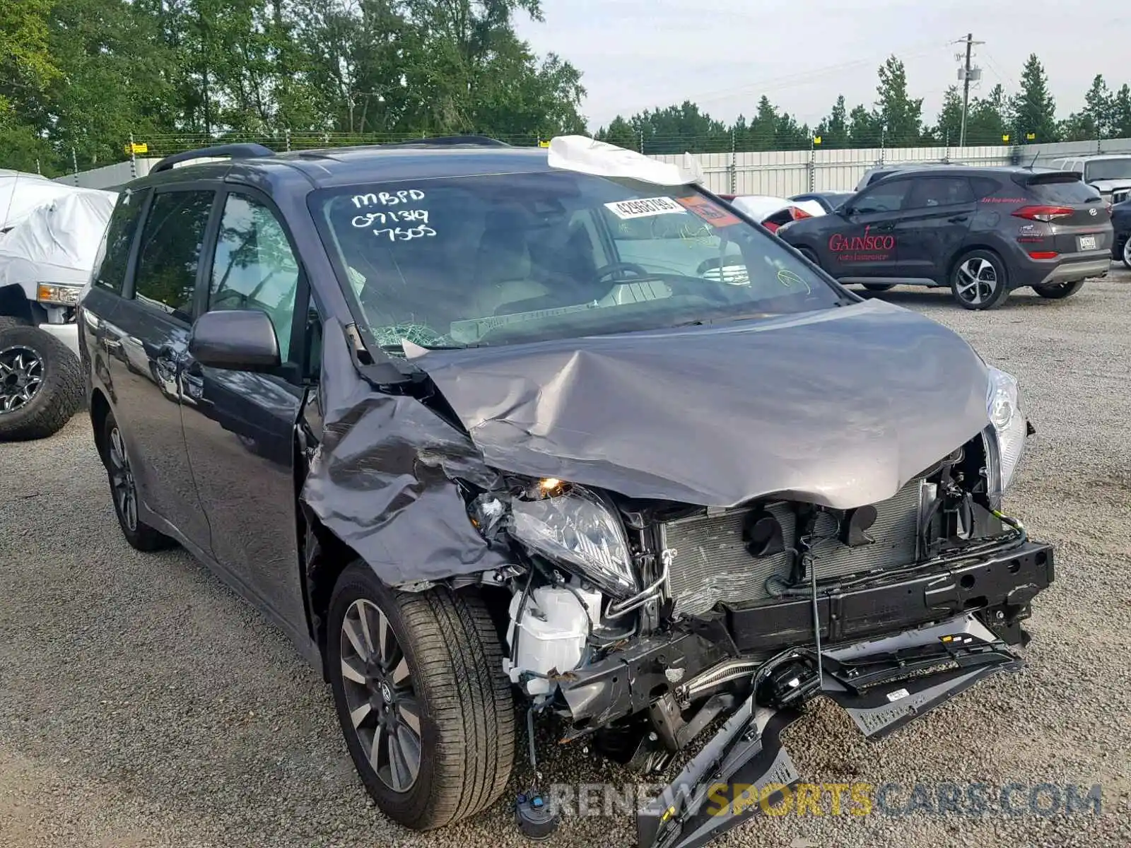 1 Photograph of a damaged car 5TDDZ3DC5KS227505 TOYOTA SIENNA LIM 2019