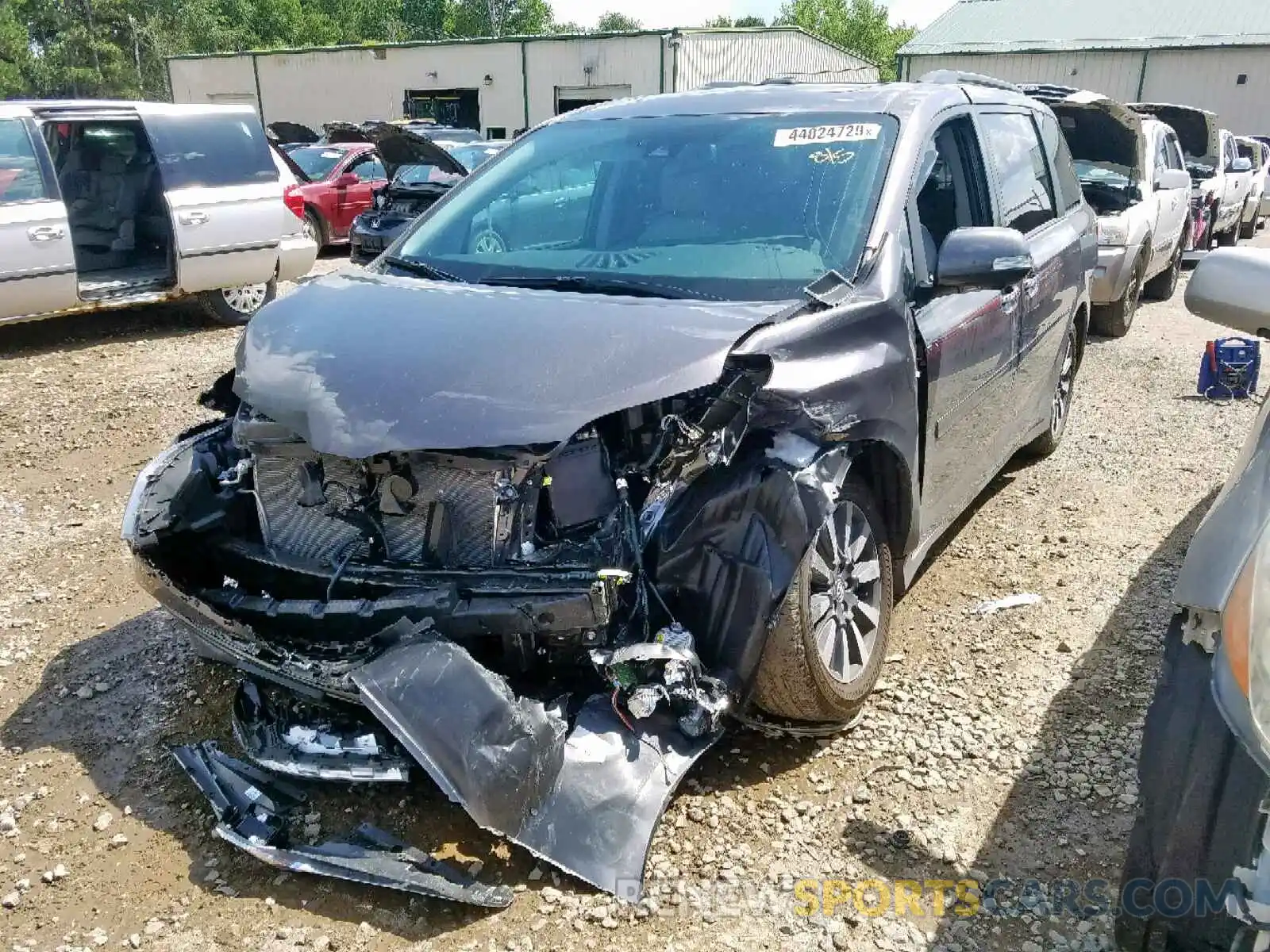 2 Photograph of a damaged car 5TDDZ3DC9KS223005 TOYOTA SIENNA LIM 2019