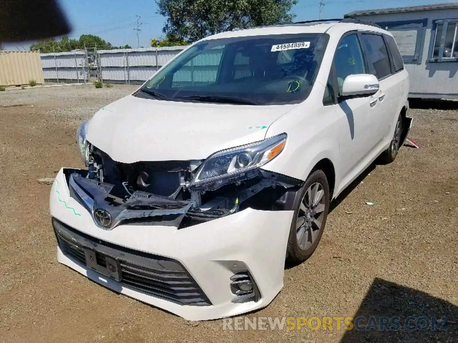 2 Photograph of a damaged car 5TDYZ3DC0KS001065 TOYOTA SIENNA LIM 2019