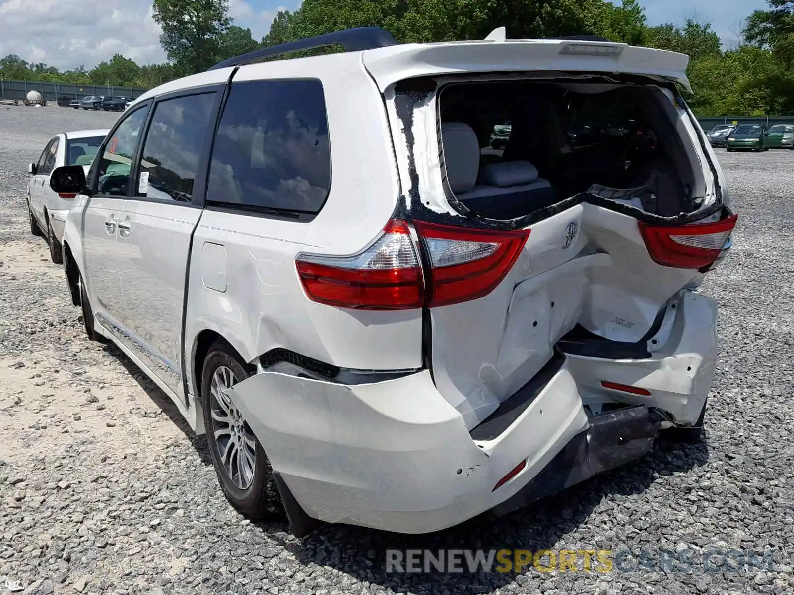 3 Photograph of a damaged car 5TDYZ3DC1KS015217 TOYOTA SIENNA LIM 2019