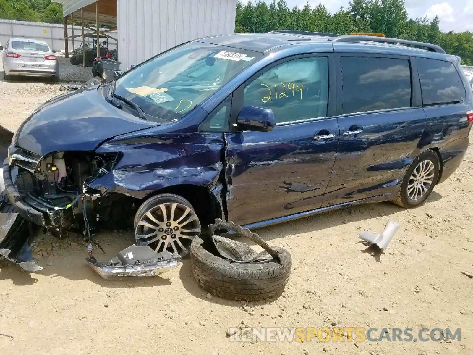 9 Photograph of a damaged car 5TDYZ3DC1KS978795 TOYOTA SIENNA LIM 2019