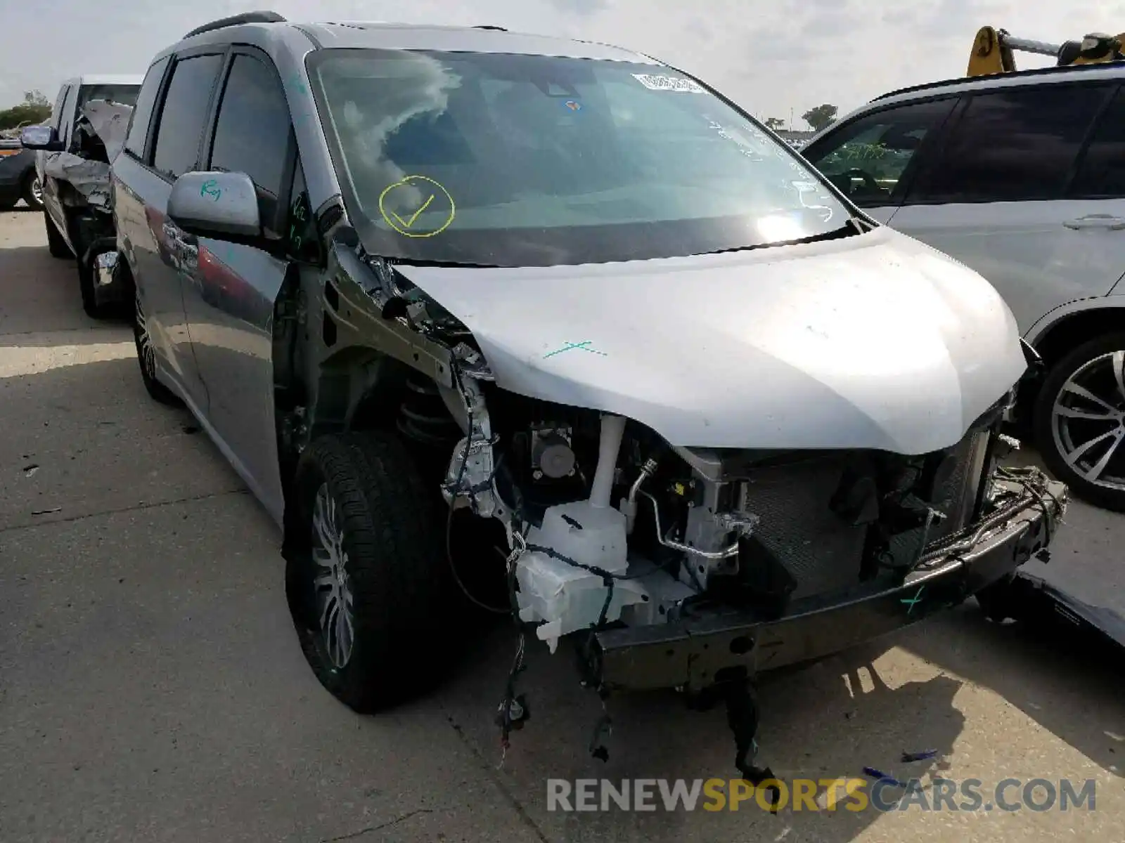 1 Photograph of a damaged car 5TDYZ3DC1KS983804 TOYOTA SIENNA LIM 2019