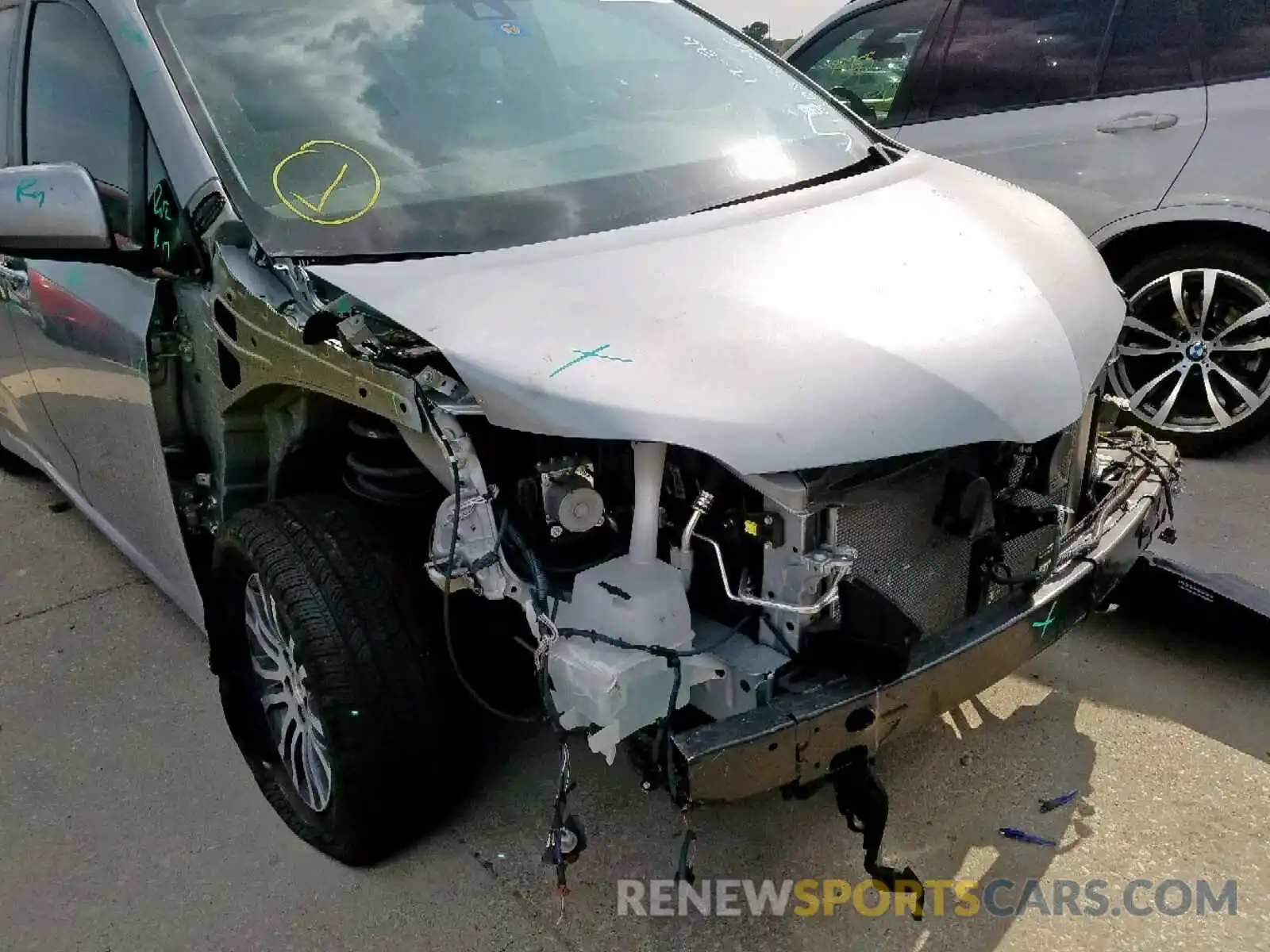 9 Photograph of a damaged car 5TDYZ3DC1KS983804 TOYOTA SIENNA LIM 2019
