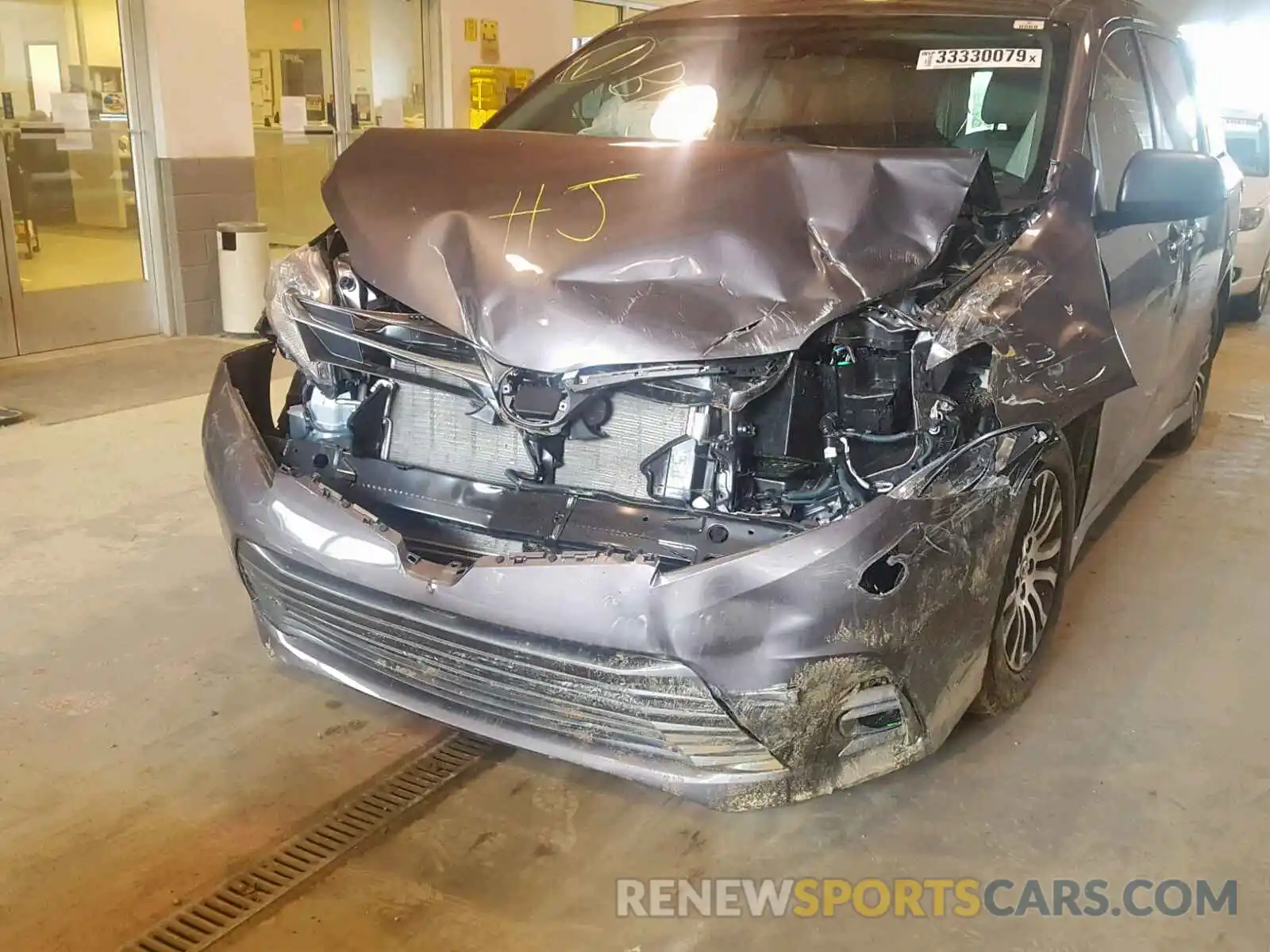 9 Photograph of a damaged car 5TDYZ3DC5KS998371 TOYOTA SIENNA LIM 2019