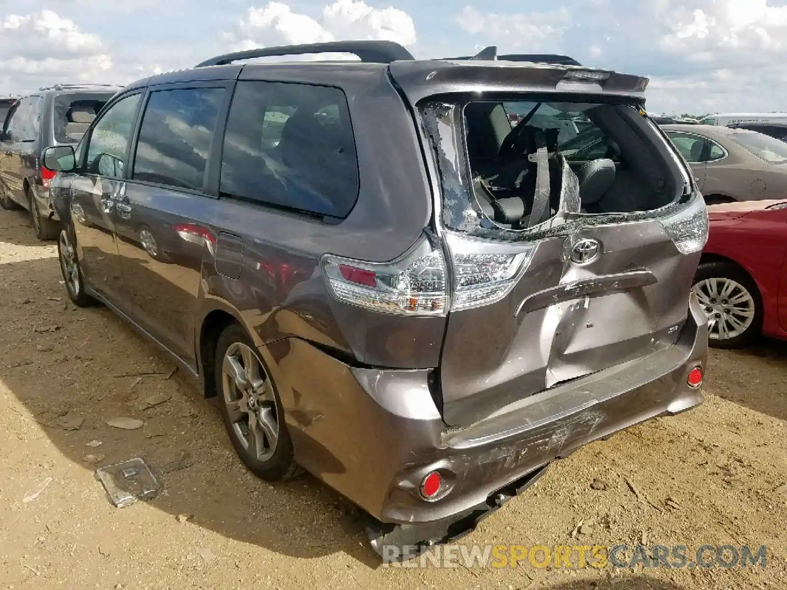 3 Фотография поврежденного автомобиля 5TDXZ3DC2KS978459 TOYOTA SIENNA SE 2019