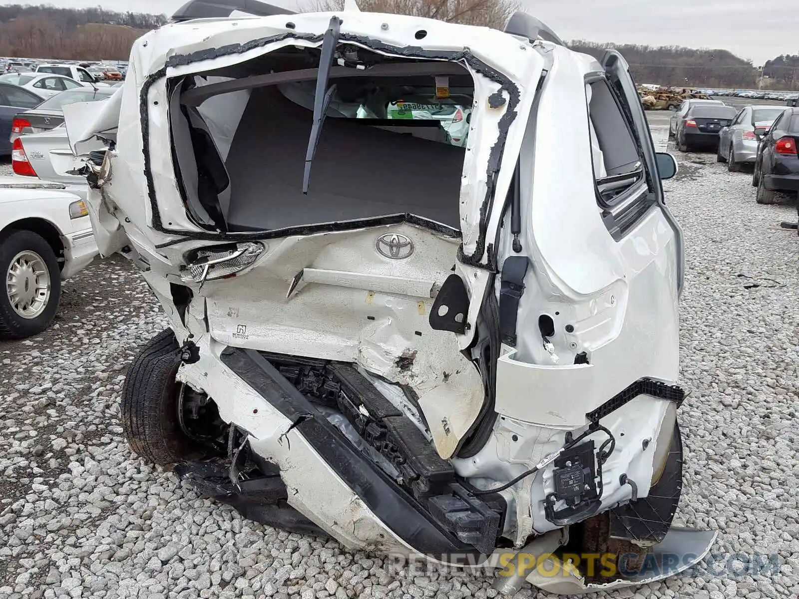 9 Фотография поврежденного автомобиля 5TDYZ3DC1KS986184 TOYOTA SIENNA XLE 2019