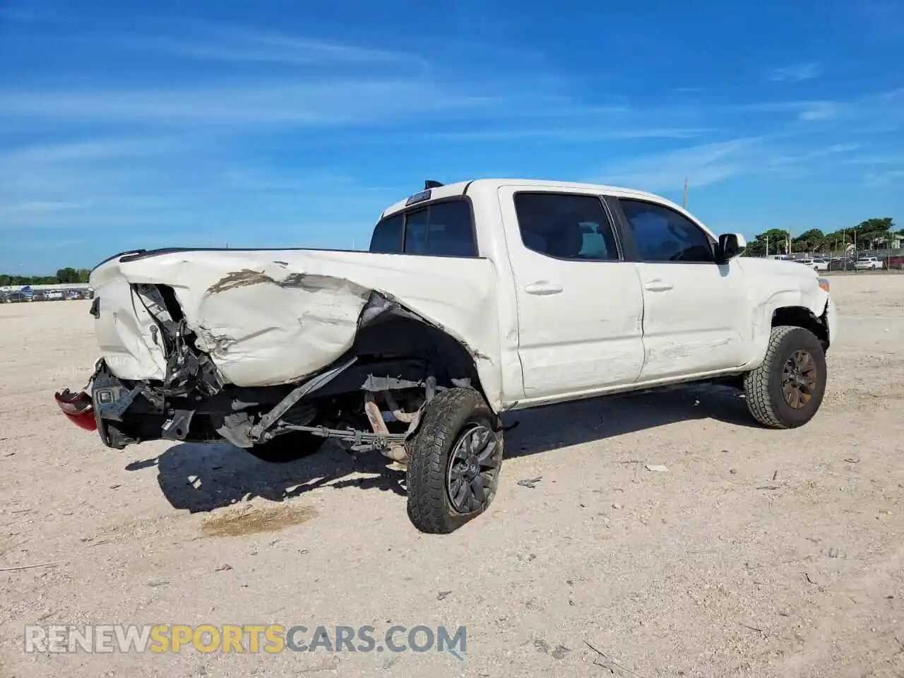 3 Photograph of a damaged car 3TYAX5GN0MT009643 TOYOTA TACOMA 2021
