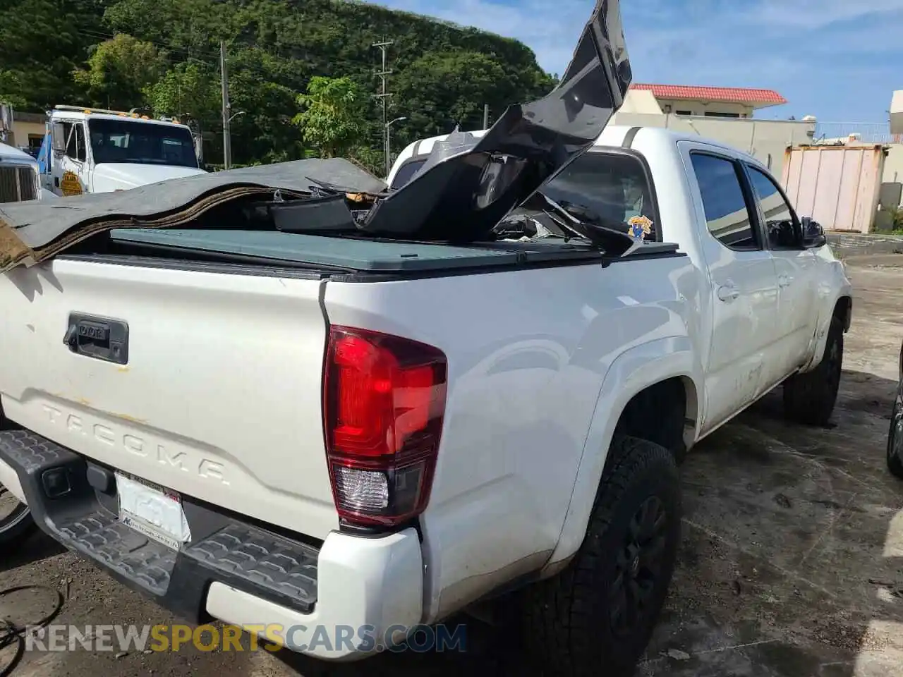3 Photograph of a damaged car 3TYAX5GN1MT010686 TOYOTA TACOMA 2021